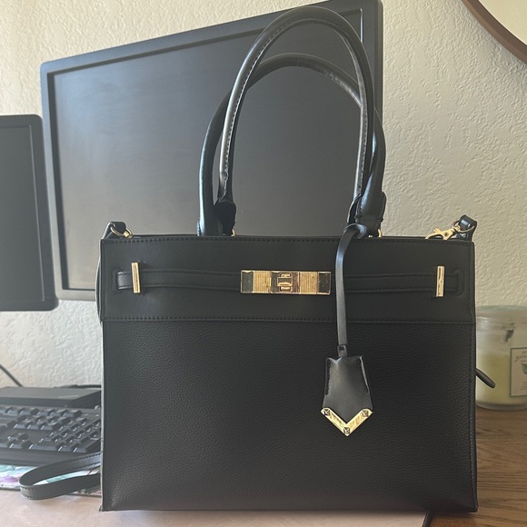 ALDO Elegant Black Leather Handbag - Picture 2 of 14
